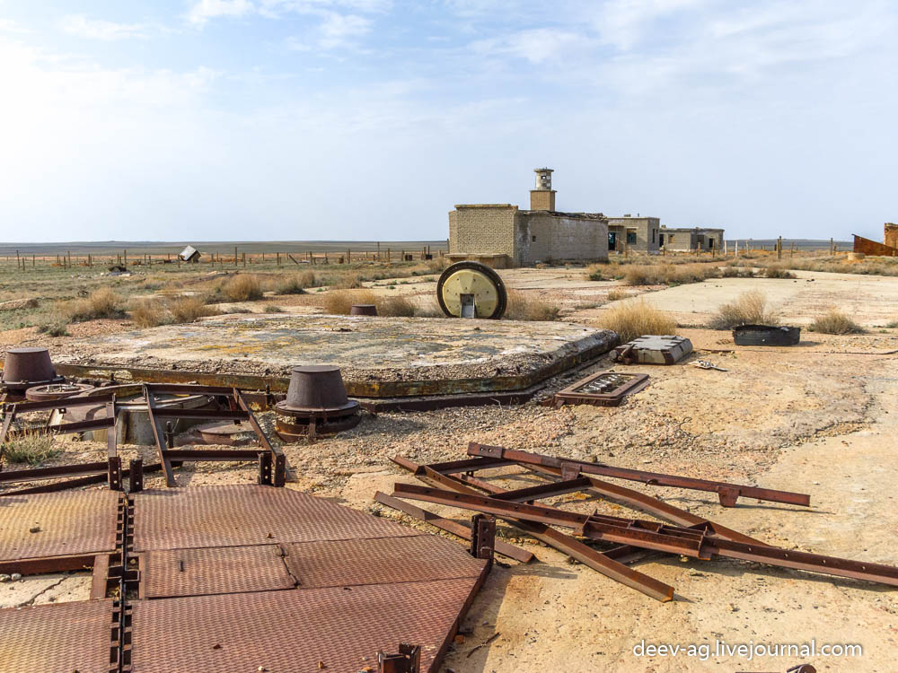Космодром Байконур. Пл. № 104. Крышка ракетной шахты.  IMG_4246.jpg
