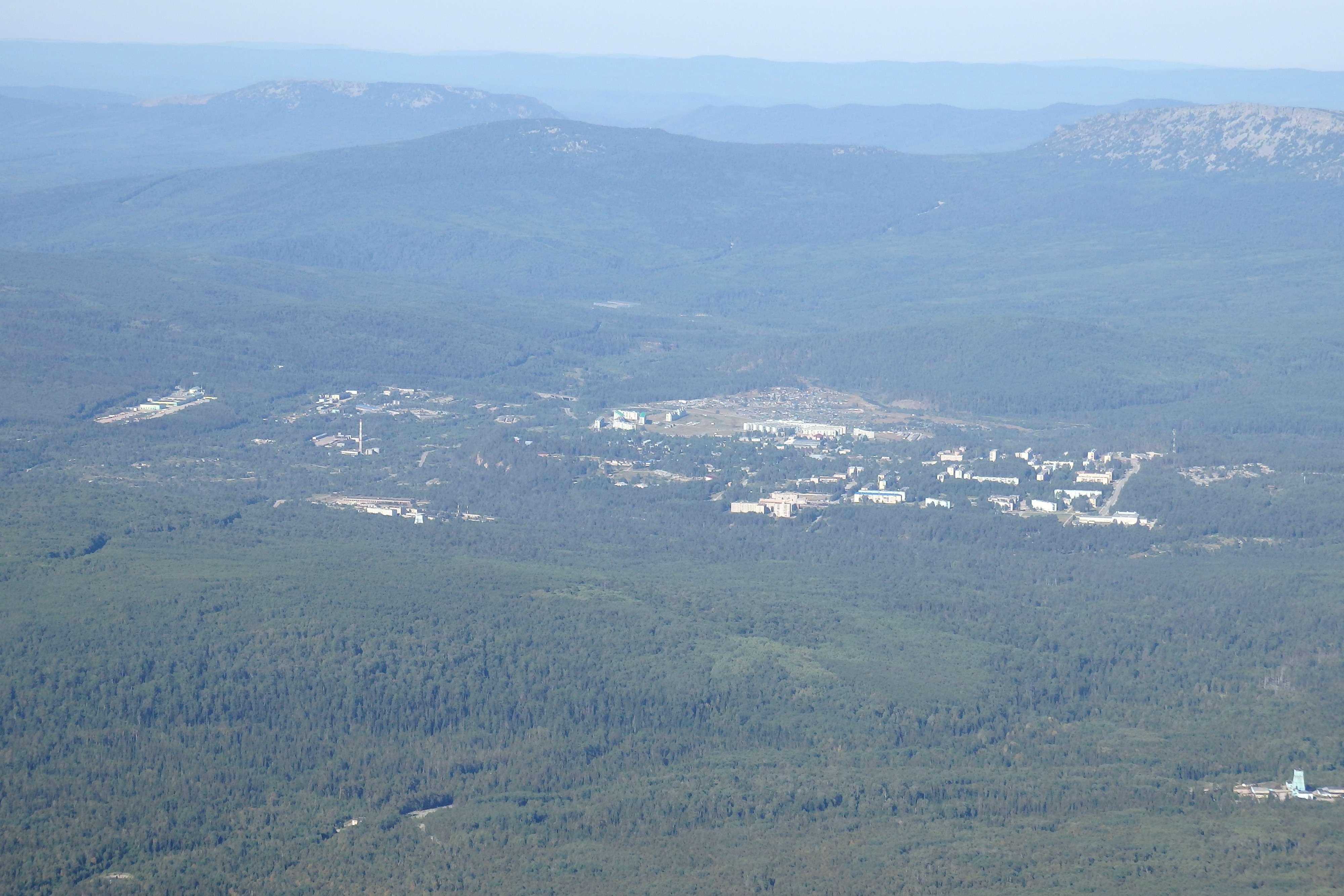 ангар с домиком.jpg