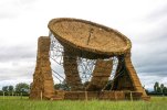 Snugburys_Lovell_Telescope_straw_sculpture_2007_10.jpg
