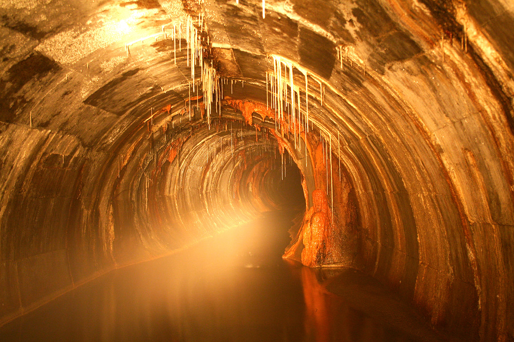 0_9c8d7_e98ebdc6_orig