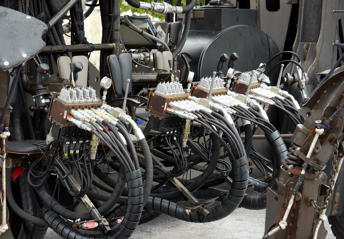 0_2168a_b1a8620a_orig