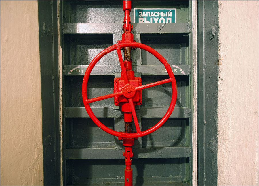 0_216fe_ce279b8b_orig